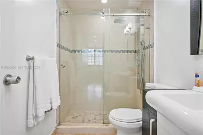 5601 Collins Ave #423, Miami Beach, FL 33140 - Photo 6