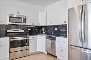 5601 Collins Ave, Miami Beach, FL 33140 - Photo 16