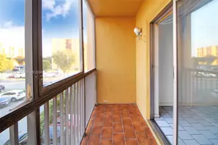 4805 NW 7th St, Miami, FL 33126 - Photo 10