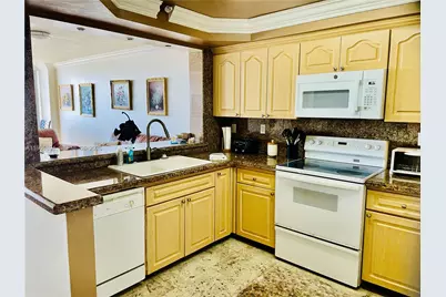 2555 Collins Ave #2006, Miami Beach, FL 33140 - Photo 6