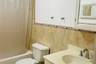 10000 NW 80th Ct, Hialeah Gardens, FL 33016 - Photo 18