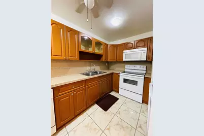10000 NW 80th Ct #2331, Hialeah Gardens, FL 33016 - Photo 2