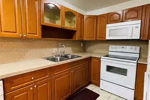 10000 NW 80th Ct, Hialeah Gardens, FL 33016 - Photo 2