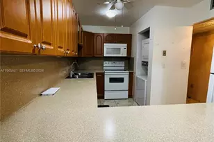 10000 NW 80th Ct, Hialeah Gardens, FL 33016 - Photo 6