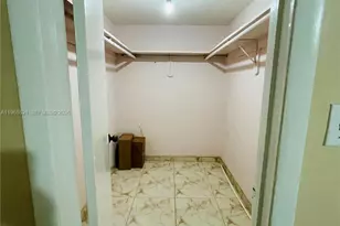 10000 NW 80th Ct, Hialeah Gardens, FL 33016 - Photo 10