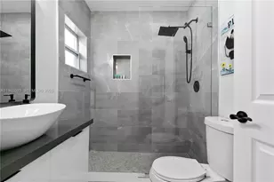 2376 NW 2nd St, Miami, FL 33125 - Photo 10