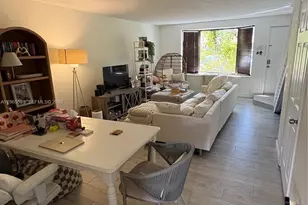 10095 SW 77th Ct, Miami, FL 33156 - Photo 2