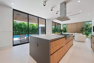 215 S Shore Dr, Miami, FL 33133 - Photo 8