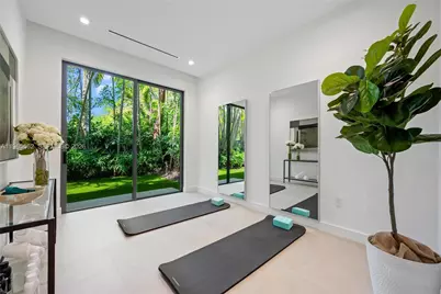 215 S Shore Dr, Miami, FL 33133 - Photo 16