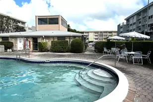 410 SE 2nd St, Hallandale Beach, FL 33009 - Photo 38