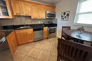 410 SE 2nd St, Hallandale Beach, FL 33009 - Photo 12