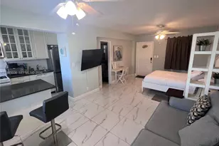 321 Wilson St, Hollywood, FL 33019 - Photo 4