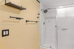 481 Ives Dairy Rd, Miami, FL 33179 - Photo 18