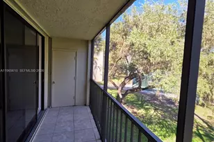 8065 SW 107th Ave, Miami, FL 33173 - Photo 16