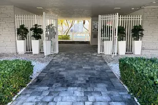 462 Golden Isles Dr, Hallandale Beach, FL 33009 - Photo 2