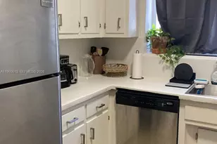 462 Golden Isles Dr, Hallandale Beach, FL 33009 - Photo 14