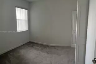 2672 SE 19th St, Homestead, FL 33035 - Photo 6