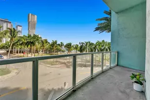 1900 N Bayshore Dr, Miami, FL 33132 - Photo 14