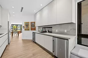 2662 NE 135th St, North Miami, FL 33181 - Photo 8