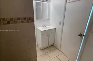 4721 NW 7th St, Miami, FL 33126 - Photo 14