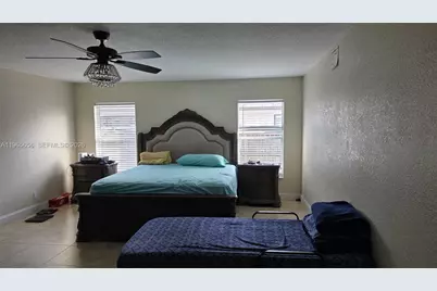 825 SE Cavern Ave, Port Saint Lucie, FL 34983 - Photo 12