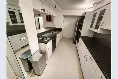 1000 Quayside Ter #408, Miami, FL 33138 - Photo 16