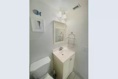 [Address not provided], Hallandale Beach, FL 33009 - Photo 8