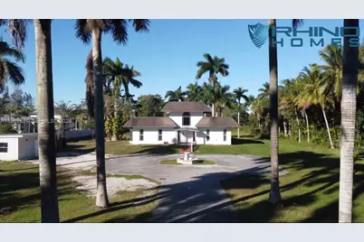 901 SW 121 Ave, Davie, FL 33325 - Photo 1