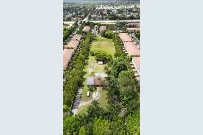 951 SW 121 Ave, Davie, FL 33325 - Photo 1
