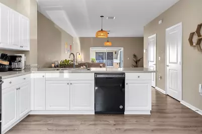 2819 NW 181st St, Miami Gardens, FL 33056 - Photo 12