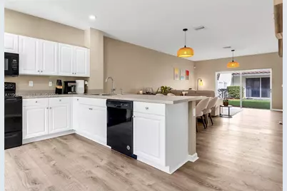 2819 NW 181st St, Miami Gardens, FL 33056 - Photo 6