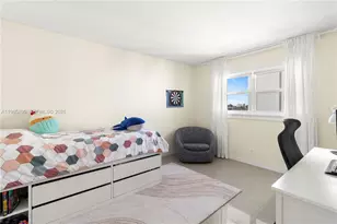 301 NE 14th Ave, Hallandale Beach, FL 33009 - Photo 14