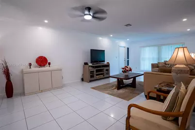 10198 Dovewood Ln #A, Boynton Beach, FL 33436 - Photo 2