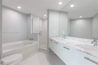 500 Brickell Ave #1801, Miami, FL 33131 - Photo 10