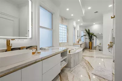 16479 NE 30th Ave, North Miami Beach, FL 33160 - Photo 48