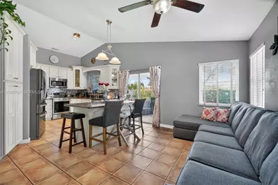 19238 NW 19th St, Pembroke Pines, FL 33029 - Photo 10