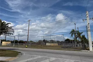 756 NW 5th St, Florida City, FL 33034 - Photo 14