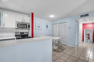 7060 NW 179th St, Hialeah, FL 33015 - Photo 4