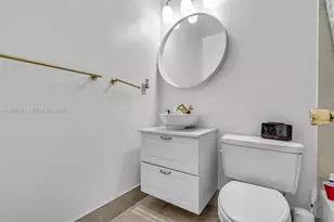 7060 NW 179th St, Hialeah, FL 33015 - Photo 14