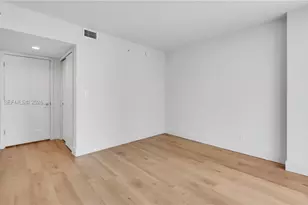 555 NE 34th St, Miami, FL 33137 - Photo 24