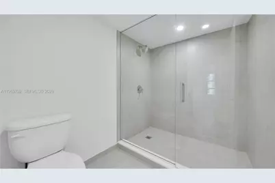 555 NE 34th St #2405, Miami, FL 33137 - Photo 16