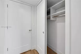 555 NE 34th St, Miami, FL 33137 - Photo 26