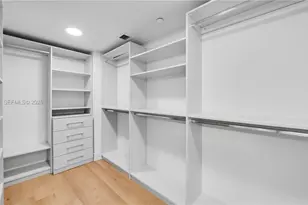 555 NE 34th St, Miami, FL 33137 - Photo 18