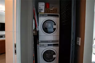 300 S Biscayne Blvd, Miami, FL 33131 - Photo 10