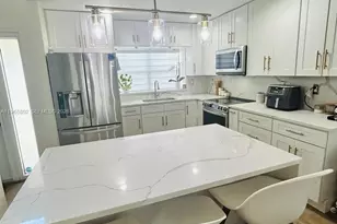 7342 NW 38th Pl, Coral Springs, FL 33065 - Photo 2