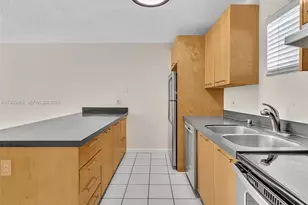 240 SW 15th Rd, Miami, FL 33129 - Photo 30