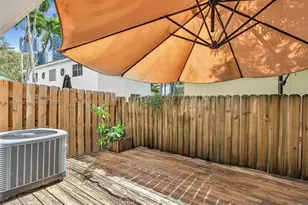 240 SW 15th Rd, Miami, FL 33129 - Photo 16