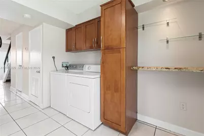 2162 W 60th St #14203, Hialeah, FL 33016 - Photo 8