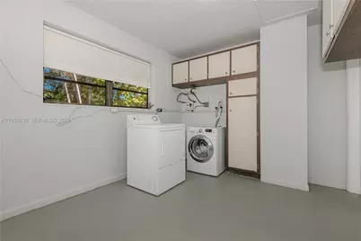 120 NE 175th St, Miami, FL 33162 - Photo 36