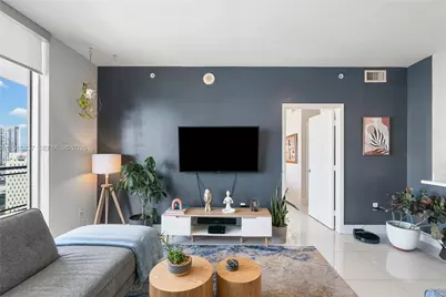 90 SW 3rd St #2706, Miami, FL 33130 - Photo 4